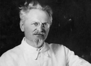 Лев Троцкий выслан из СССР