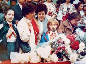 Началась двухнедельная поездка советской школьницы Кати Лычёвой по США с «миссией мира»