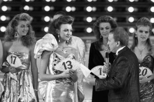 В Москве открылся первый всесоюзный конкурс «Мисс СССР-89»