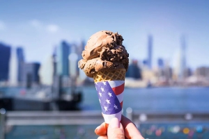 В Нью-Йорке впервые поступило в продажу мороженое