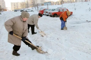 День уборки снега во дворе