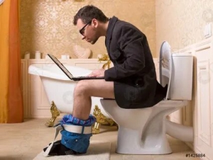 День беззаботного сидения на унитазе