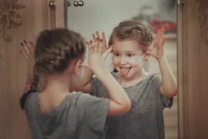 День кривляния перед зеркалом