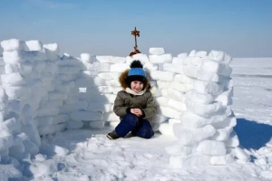 День лепки крепости из снега